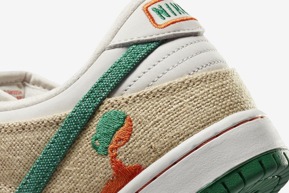 Nike x Jarritos SB Dunk
Low sneakers